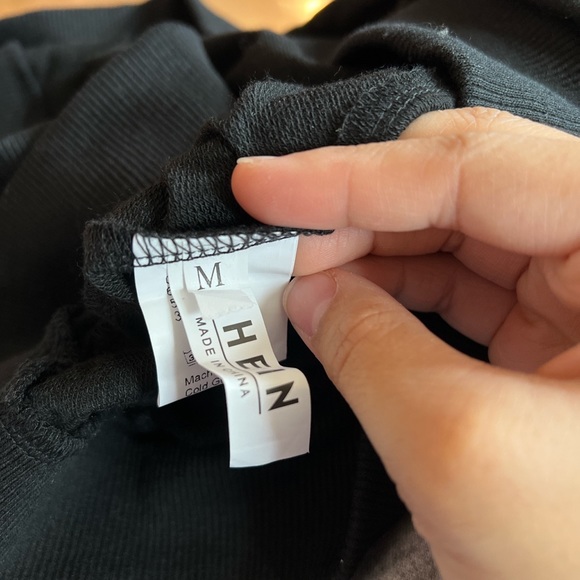 Skull hand hoodie - Picture 3 of 3